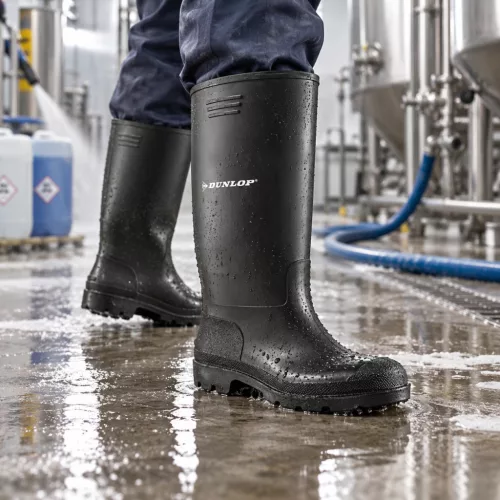 Dunlop Pricemastor fekete színű vegyszerálló PVC csizma